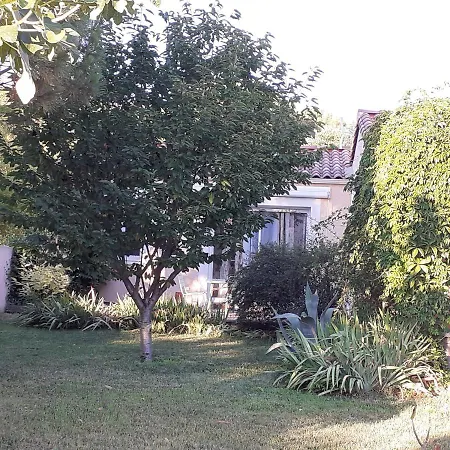 Maison Independante Holiday home *