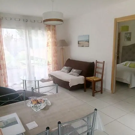 Holiday home Maison Independante Salinelles